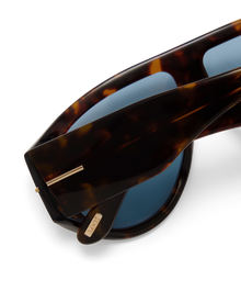 The Amelia Sunglasses by BANBE are a modern aviator-inspired essential designed to bring effortless cool and everyday polish to your accessories collection.