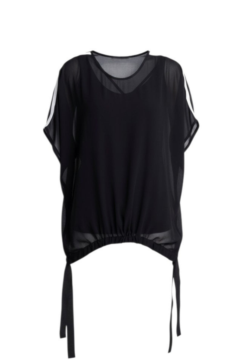 A true N-E-S icon, the Vanotti Tape Top is the piece customers return for season after season. Light, relaxed and beautifully easy to wear, it’s designed to be your effortless throw-on style for days when comfort and simplicity matter most.