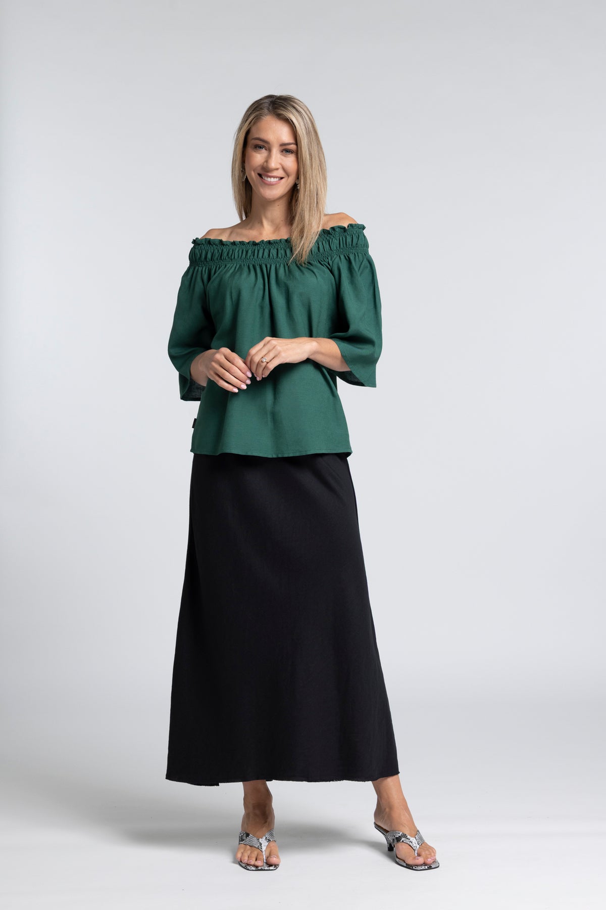 Ease Linen Top - Relaxed, Feminine and Made to Move

An effortless piece designed for versatility and ease. The N-E-S Ease Top offers a soft, flowing silhouette that can be styled your way - bringing a sense of ease and femininity to everyday dressing.

Designed and made responsibly in New Zealand