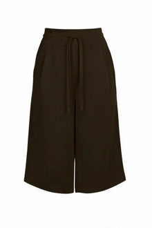 The N-E-S Rita Short – a linen-cotton short with relaxed fit, pleat detail and elastic waist. Lightweight, versatile and NZ made.