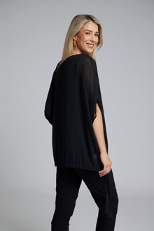 The NES Vanotti Tunic by N-E-S’ best-selling throw-on top with a scoop neckline and adjustable feature hem. Perfect over a Lattice Singlet. NZ made.