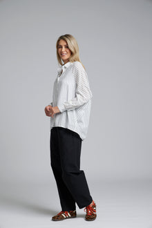 The NES Demi Pant – a relaxed barrel leg pant with elastic waist and utility detailing. Comfortable, modern and NZ made.