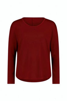 The NES Reya Top by N-E-S – a soft 100% merino long sleeve top with scoop neck, curved hem and bias cut sleeves. A winter essential. NZ made.