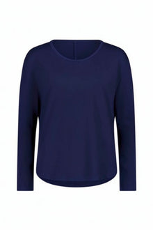 The NES Reya Top by N-E-S – a soft 100% merino long sleeve top with scoop neck, curved hem and bias cut sleeves. A winter essential. NZ made.