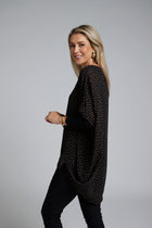 The NES Virtue Tunic by N-E-S – a floaty, relaxed tunic with a scoop neck, curved hem and effortless drape. Perfect layered over a Lattice Singlet. NZ made.