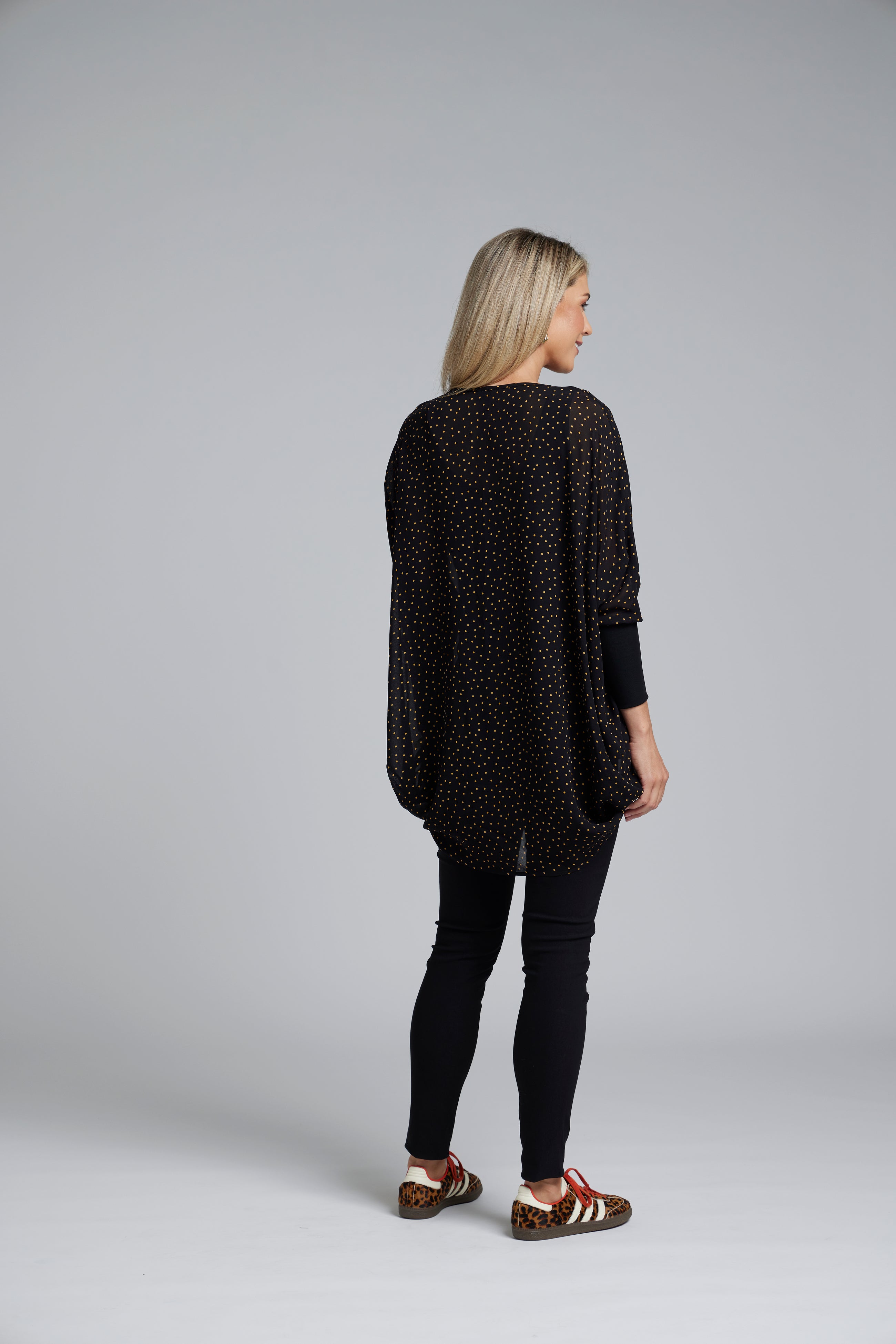 The NES Virtue Tunic by N-E-S – a floaty, relaxed tunic with a scoop neck, curved hem and effortless drape. Perfect layered over a Lattice Singlet. NZ made.