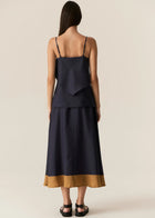 POL SPECK DOUBLE LAYER CAMI
The Speck Double Layer Cami brings back one of our favourite silhouettes in solid colours for the new season.
-Square neckline.
-Adjustable thin straps.
-Pull on style.
-Regular fit.
-Angled overlayer creates a handkerchief look.
-Straight underlayer can be tucked in or worn untucked