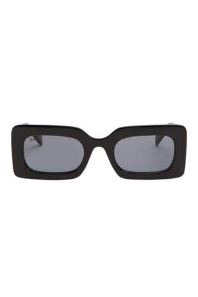REALITY EYEWEAR
Made from recycled materials Twiggy lets you dig it, baby strut down Carnaby St with this reinterpretation of London 60s chic. These shades are perfect for modern-day fashion lovers who want a touch of vintage flair.

Frame: Recycled PET
Lens: Robust Polycarbonate
UV Protection: Category 3