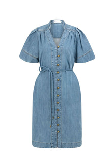 Zoe Kratzmann Honor Dress - Denim, Softened

Denim with a softer point of view. The Zoe Kratzmann Honor Dress balances the structure of dark denim with feminine volume and an effortless, off-the-body silhouette.