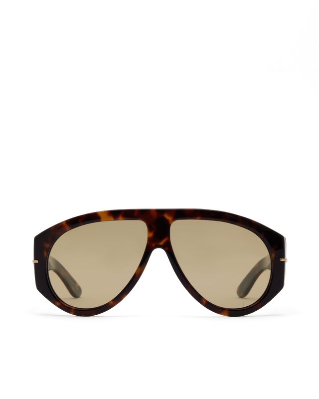 The Amelia Sunglasses by BANBE are a modern aviator-inspired essential designed to bring effortless cool and everyday polish to your accessories collection.