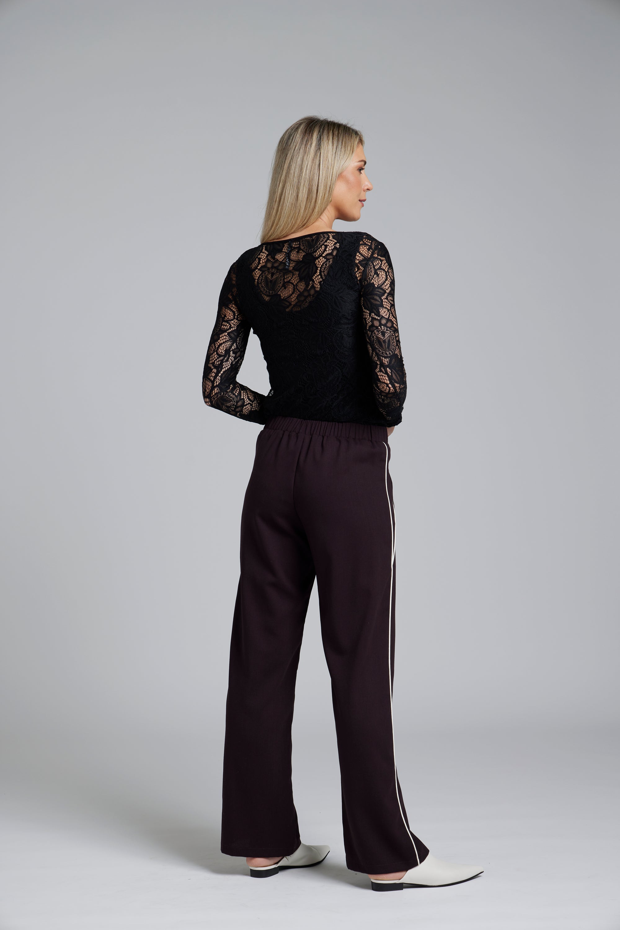 The NES Double Piped Gin Pants by N-E-S – a timeless straight-leg pant with flat front, elastic back and refined piping. Breathable, polished and NZ made.