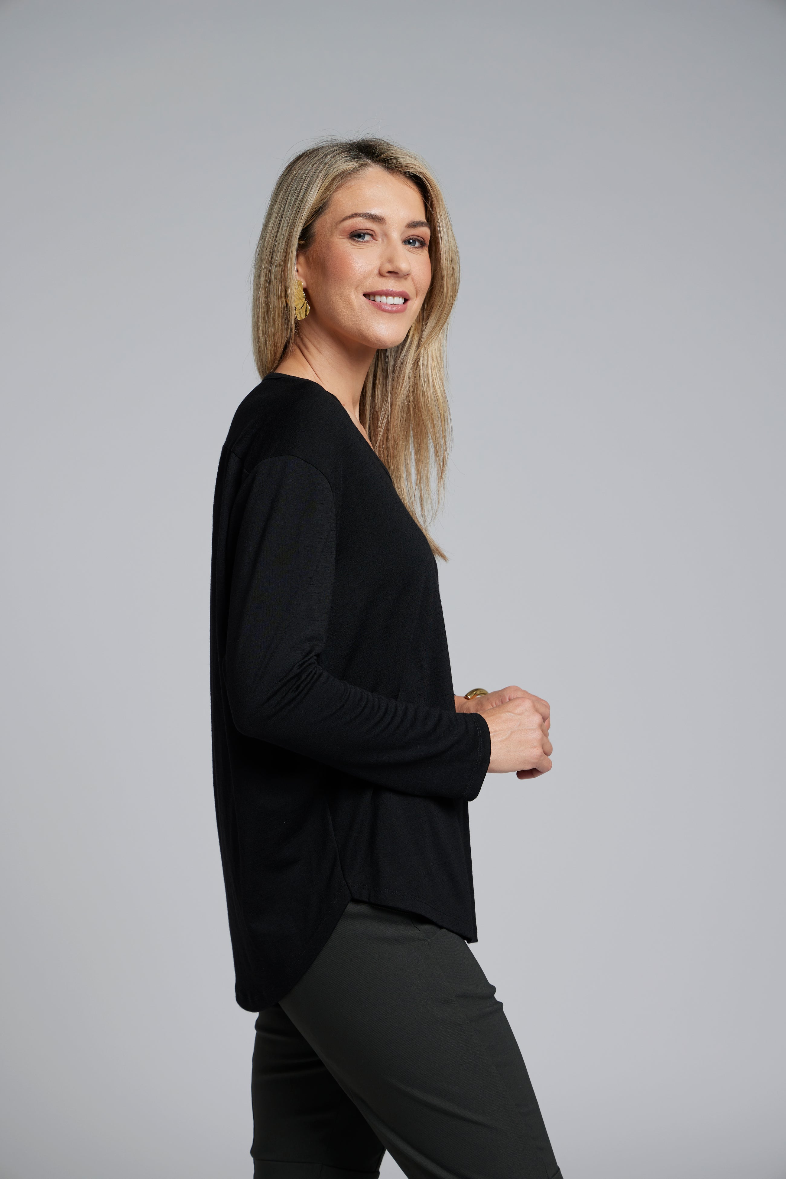 The NES Sable Top by N-E-S – a floaty georgette long sleeve top with scoop neck, curved hem and layering options. NZ made.