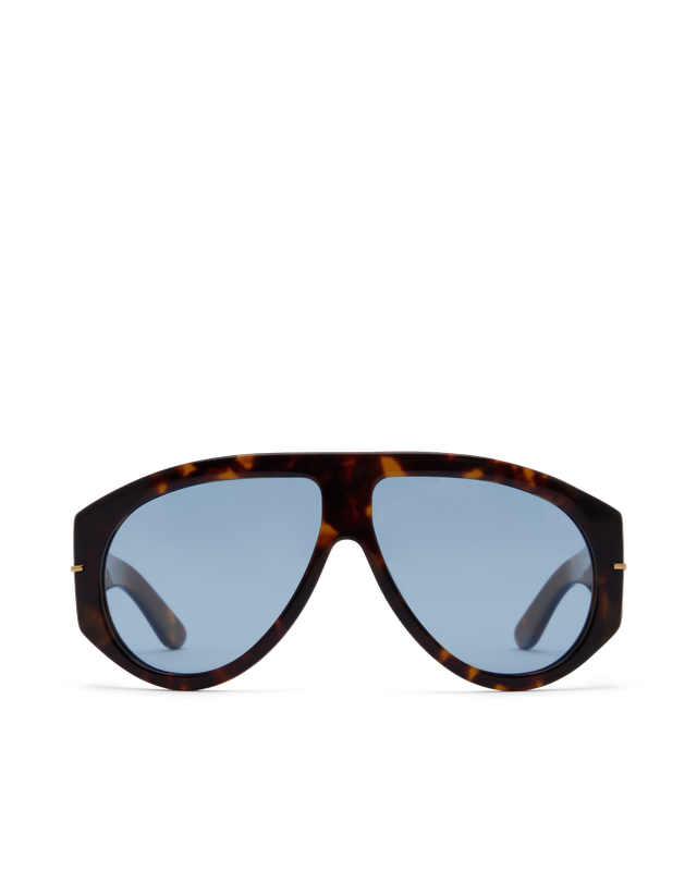 The Amelia Sunglasses by BANBE are a modern aviator-inspired essential designed to bring effortless cool and everyday polish to your accessories collection.
