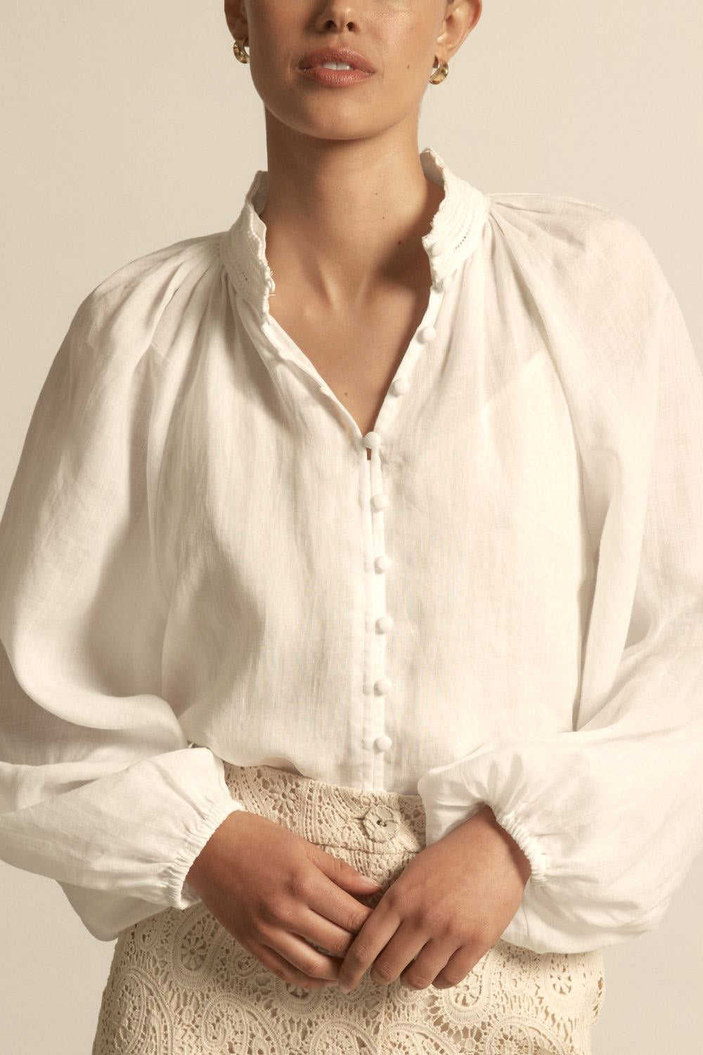 Zoe Kratzmann Sincere Top
A elevated essential with feminine nuance. the solstice top refines a wardrobe staple through light weight ramie fabric, proportion and thoughtful detail.